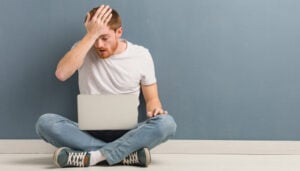 site web performant les erreurs homme inquiet